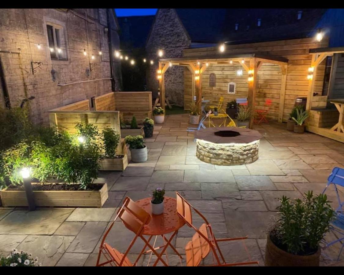 The Rose & Crown Farmhouse Kitchen Nympsfield Exterior photo